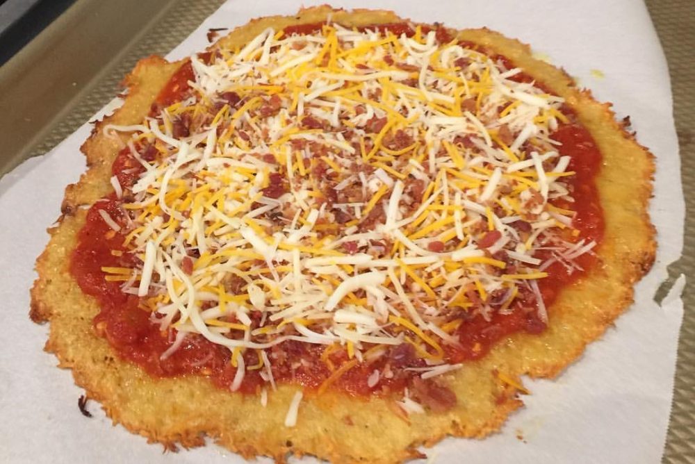 How to make canned chicken pizza crust recipe.